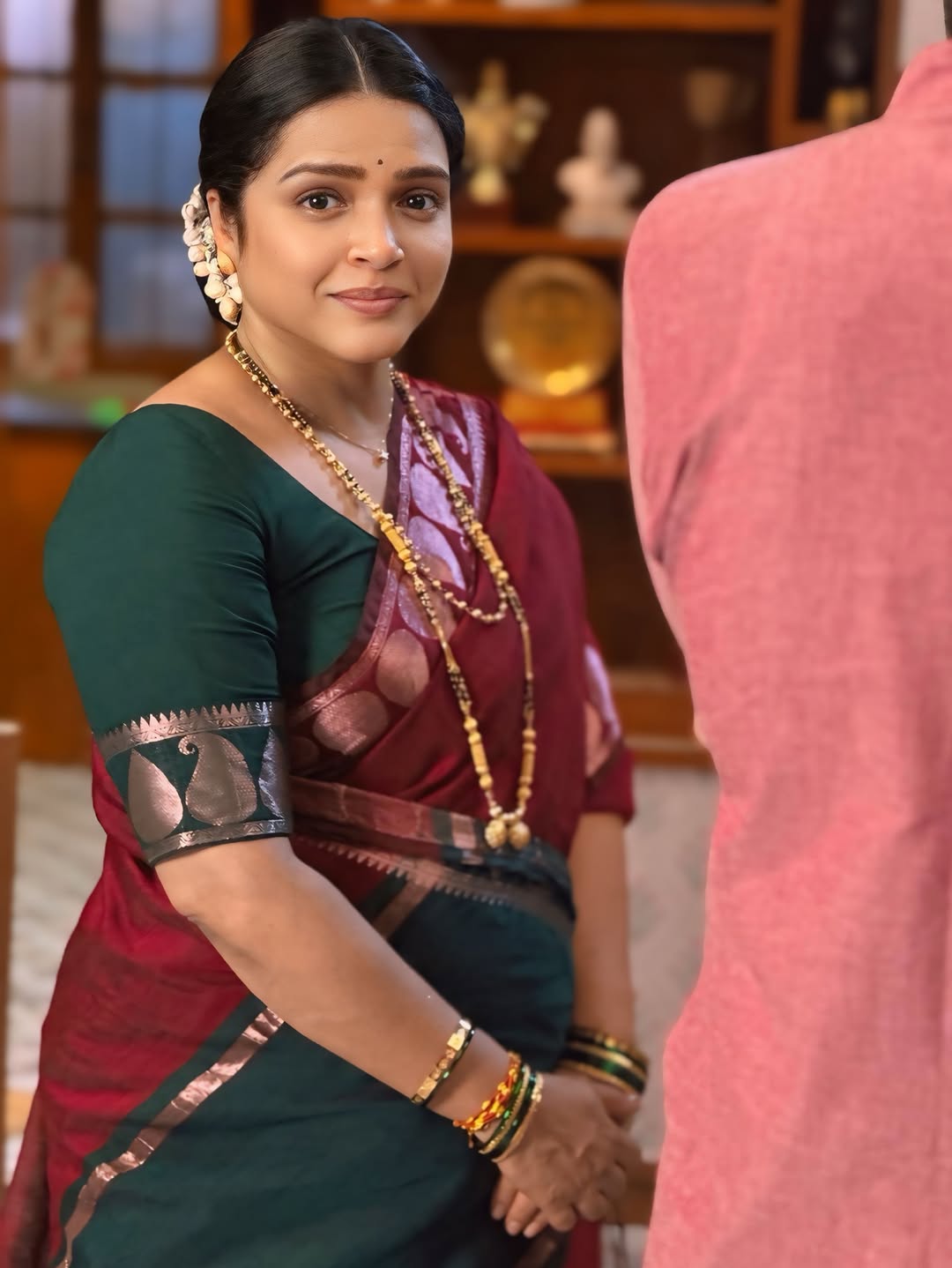 Deepa Parab Chaudhari Suna Yeti Ghara TV Serial 