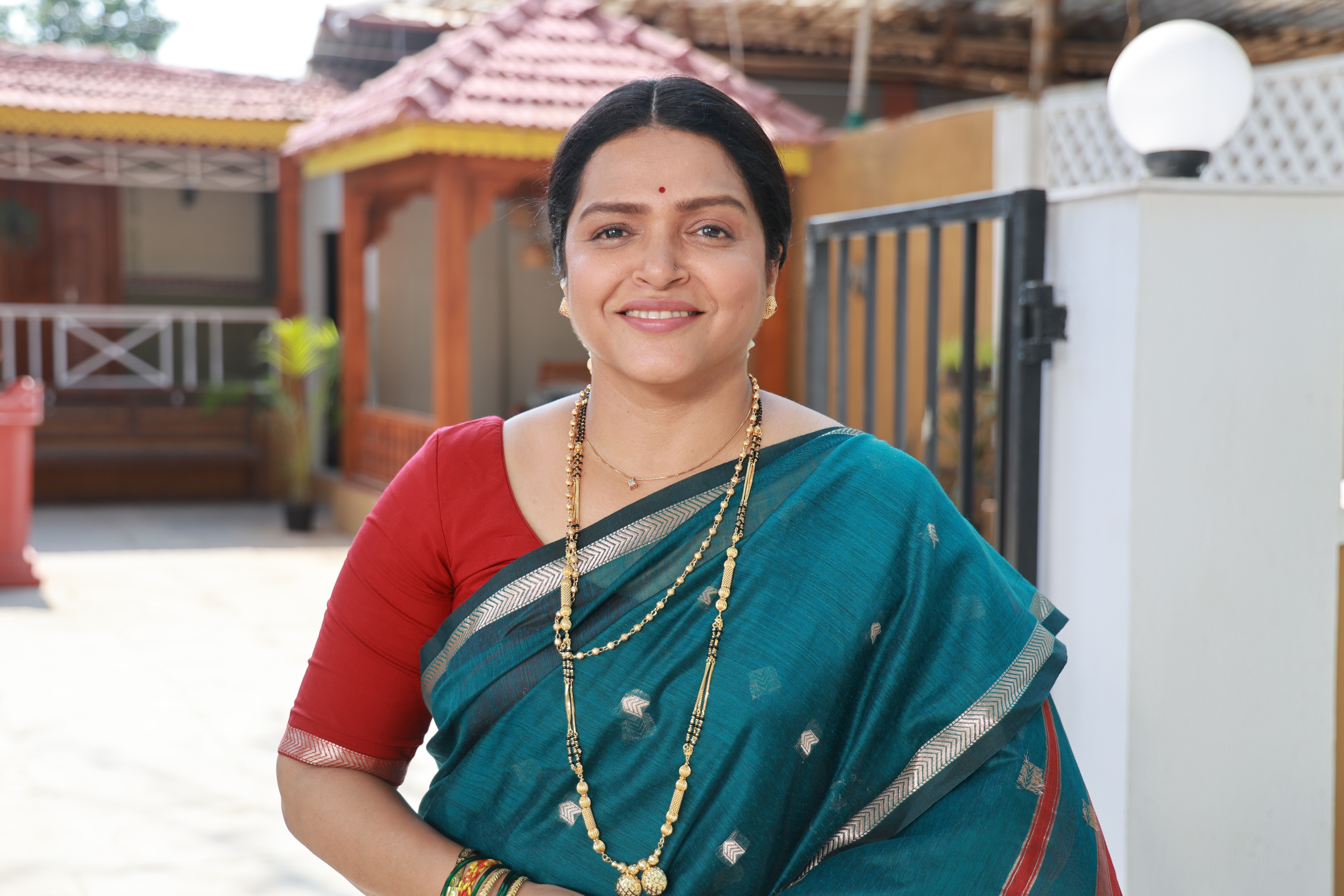 Deepa Parab Chaudhari Suna Yeti Ghara TV Serial 