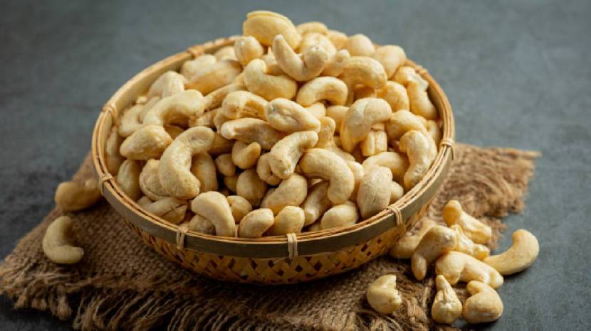 Dry fruits to lower uric acid