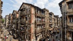 दक्षिण मुंबईतील १३ हजार इमारती धोकादायक, उच्च न्यायालयाने नेमलेल्या समितीचा अहवाल