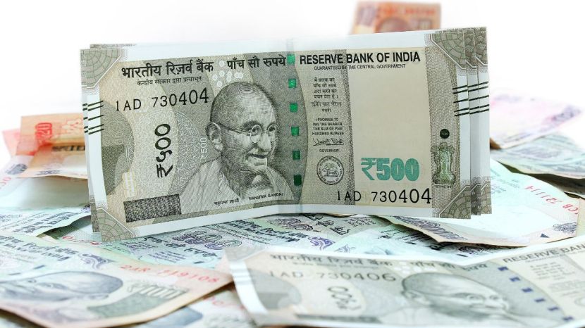 Rupee Depreciation vs Pakistan Rupee