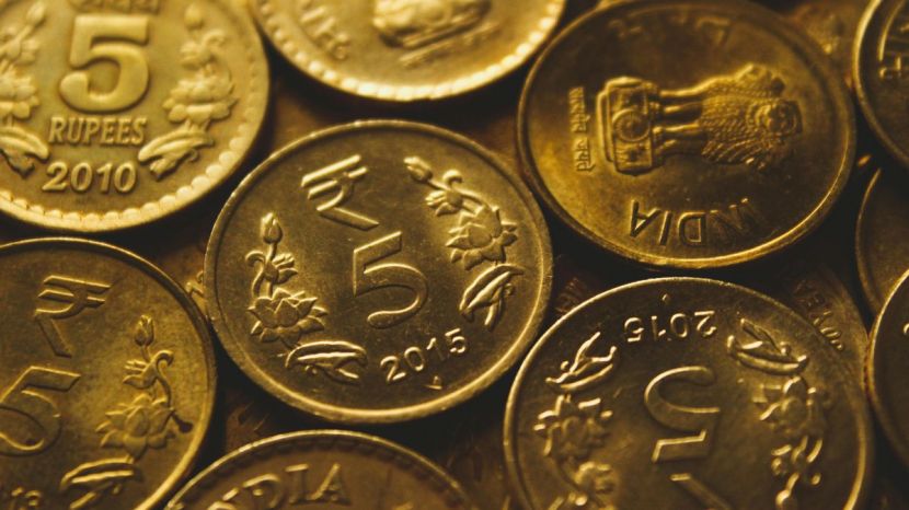 Rupee Depreciation vs Pakistan Rupee