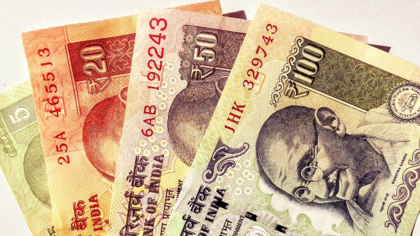 Rupee Depreciation vs Pakistan Rupee