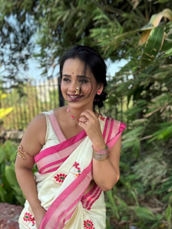 Madhura Joshi White Khun Saree Look