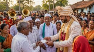 Nanded Pethkar family marriage return gift accident insurance policy | Bahadarpura village residents get 1 lakh insurance coverage | लग्नात संपूर्ण गावाला दिले १ लाखांचे अपघात विमा रिटर्न गिफ्ट | नांदेड बहादरपुरा पेठकर कुटुंब अनोखा विवाह सोहळा विमा कवच