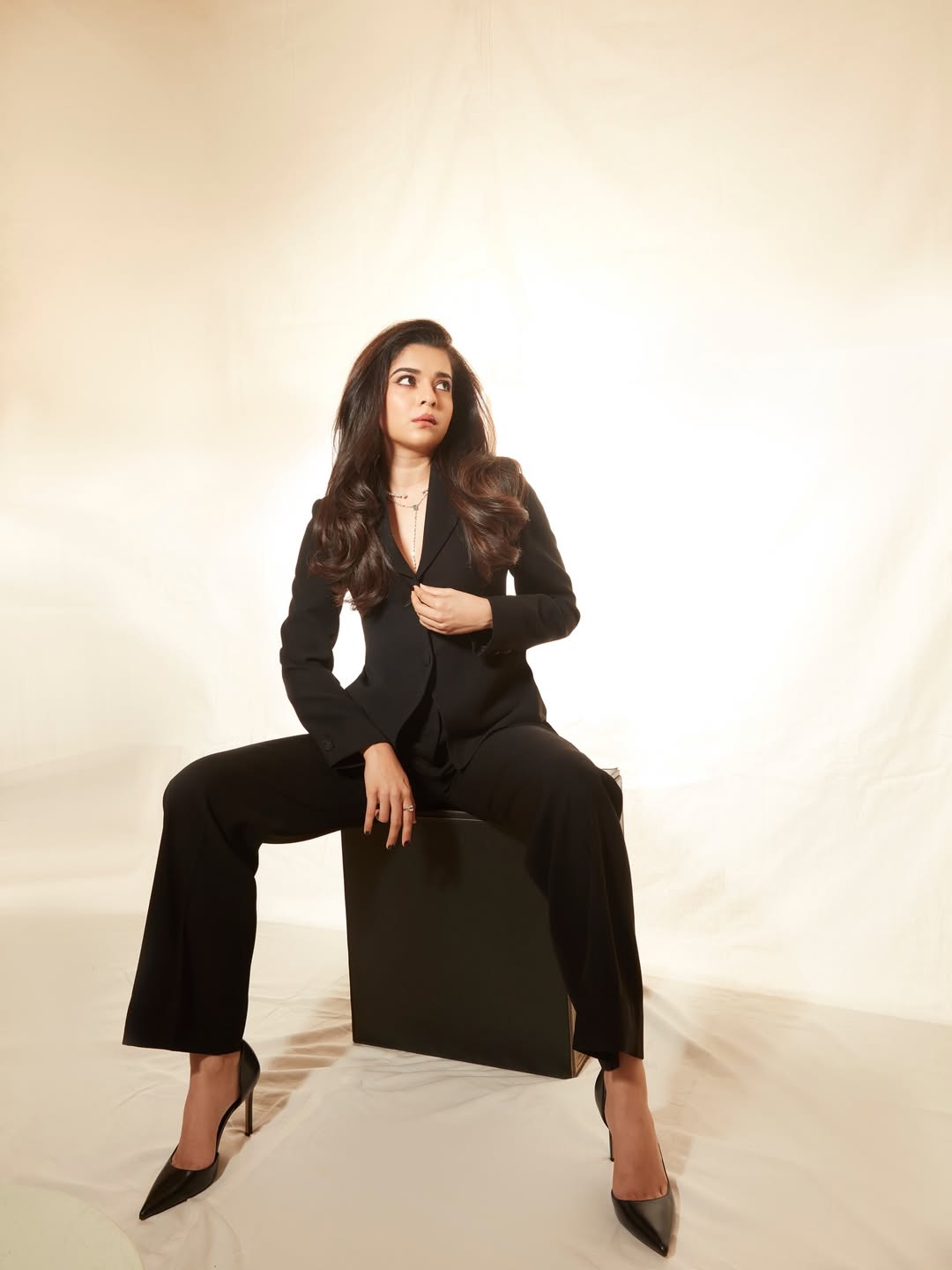 Mithila Palkar Black Suit Look Bhooth Bangla Movie