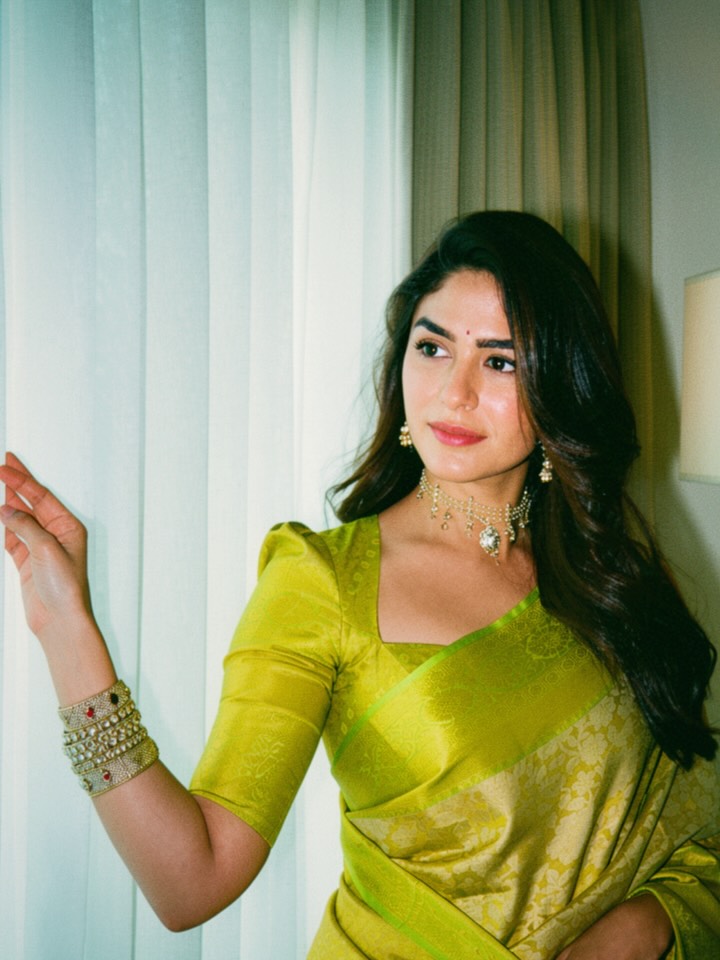 Mrunal Thakur Green Silk Saree Look
