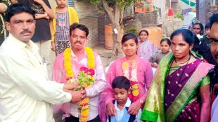 Shaista Tadvi Maharashtra Police selection success story | Jamner Jalgaon girl police constable recruitment | Brick kiln laborer daughter becomes police officer | Inspiring success stories from rural Maharashtra