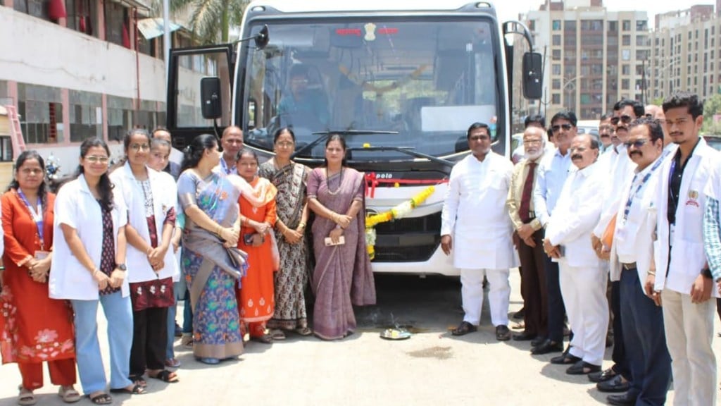 Ambernath Government Medical College students bus service | Balaji Kinikar inaugurates medical college bus | Ambernath medical college transportation news | Thane district planning committee fund bus Ambernath Government Medical College students bus service | Balaji Kinikar inaugurates medical college bus | Ambernath medical college transportation news | Thane district planning committee fund bus