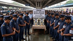 Mumbai local motorman heart attack death | Western Railway work pressure issues | Motorman Mohsin Khan Anuj Prasad Singh death news | Mumbai local train operation stress Marathi news