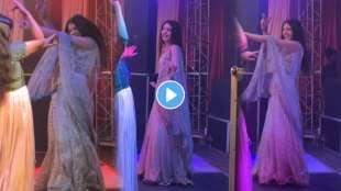 Young Girl dance on goli chal javegi