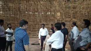 Prashant Damle visits Dombivli Natyagruh | KDMC Commissioner Abhinav Goyal Savitribai Phule Natyagruh inspection | Dombivli Savitribai Phule Natyagruh renovation status updates | Marathi theater actor Prashant Damle in Dombivli KDMC project
