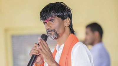 मनोज जरांगे पाटील यांनी उपोषण सोडलं, तुर्तास मुंबईत येण्याच्या निर्णय स्थगित