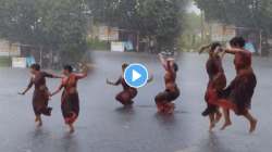 अहा, पोरींनो नादच खुळा… भरपावसात “बरसो रे मेघा मेघा” गाण्यावर तरुणी झाल्या बेभान; VIDEO होतोय व्हायरल