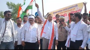 Farmers protest in Yavatmal Maharashtra | Nagpur Tuljapur highway chakkajam news | Balasaheb Mangulkar rasta roko Yavatmal | Crop insurance and sugarcane dues protest Maharashtra