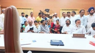 Sanjay Raut Nashik Collector Office visit | Nashik Ring Road land acquisition protest | Farmers beaten in Nashik Matori Mungsara | MP Rajabhau Waje and Sanjay Raut news