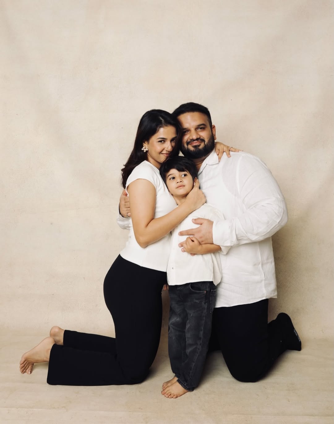Pruthviraj Mahadik Vaishnvi Mahadik Family Photoshoot