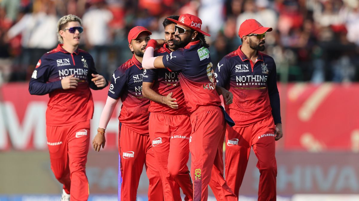 PBKS vs RCB ,IPL 2026: दमदार विजयासह RCBची प्लेऑफमध्ये एन्ट्री! पंजाबच्या सहाव्या पराभवानंतर CSKचा मार्ग मोकळा