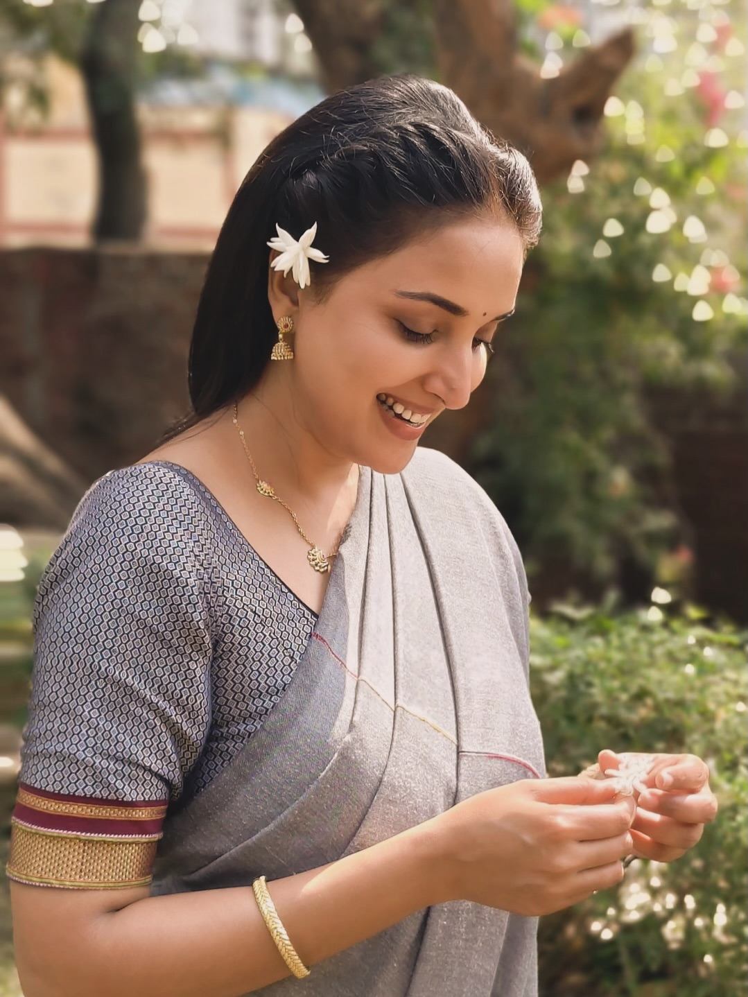 Rupali Bhosle Cotton Saree Look