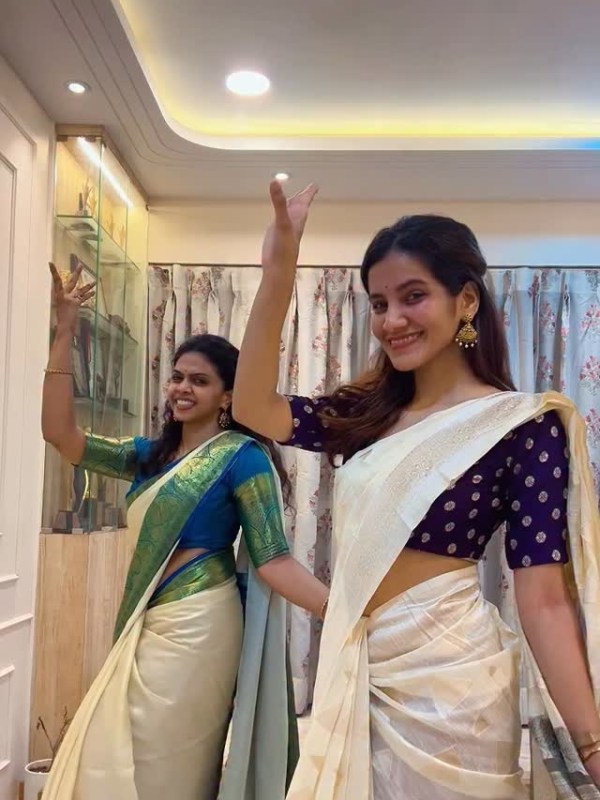 Rutuja Bagwe Aakanksha Gade Chammak Challo Dance Reel