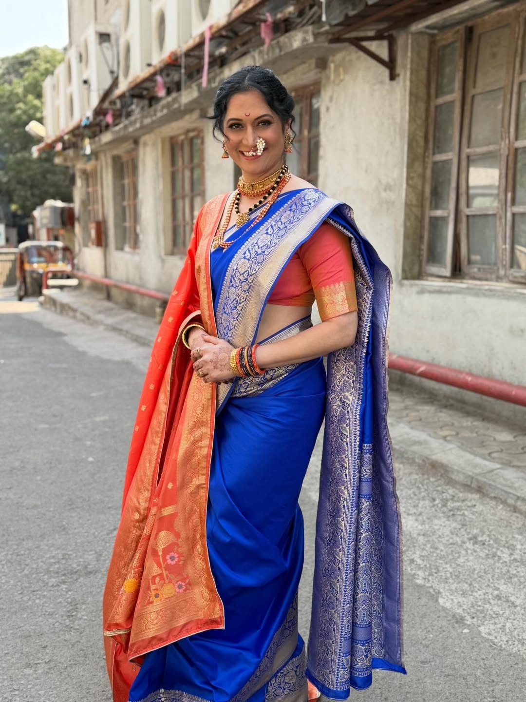 Samidha Guru Nauvari Blue Saree Look