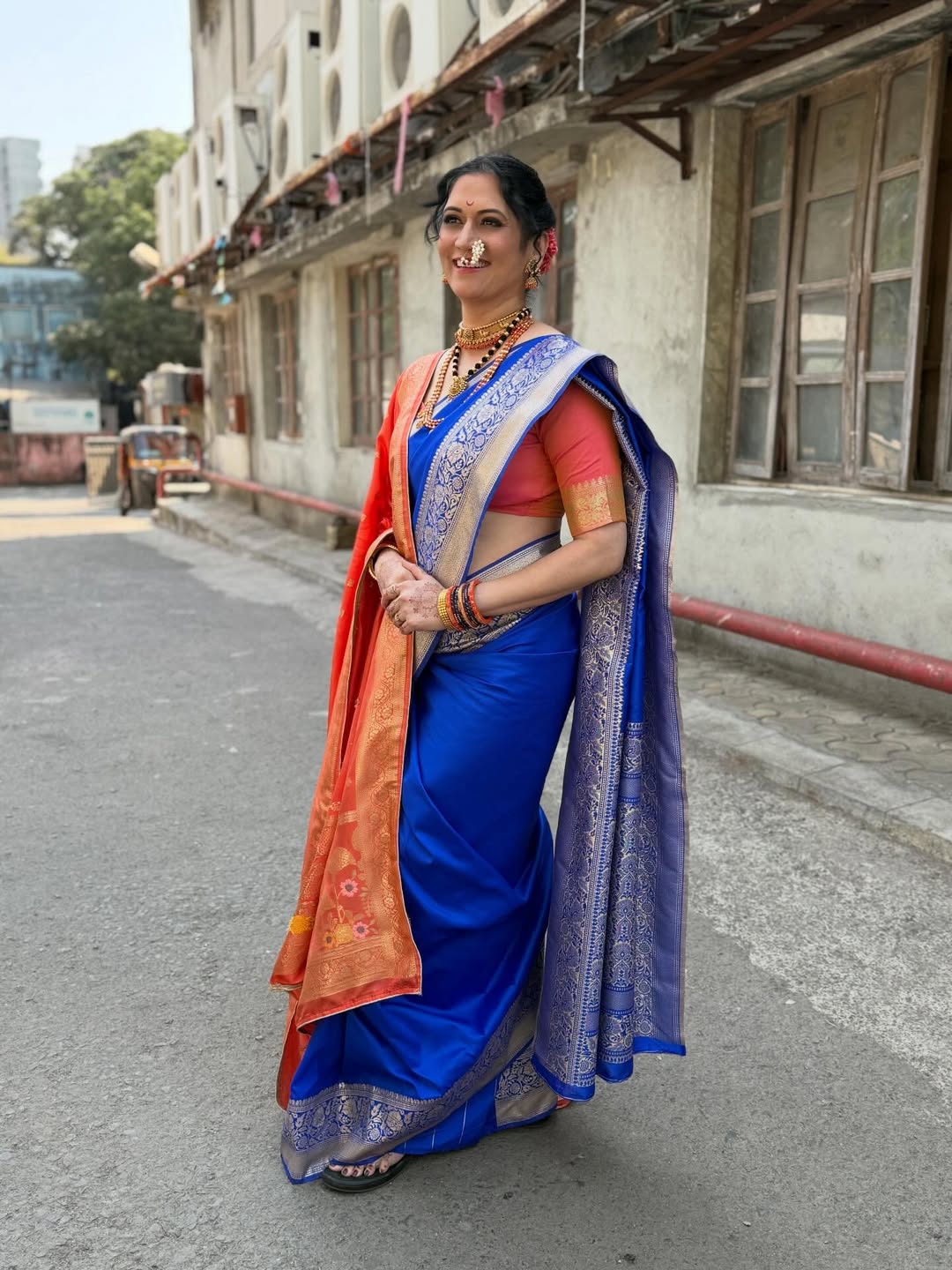 Samidha Guru Nauvari Blue Saree Look