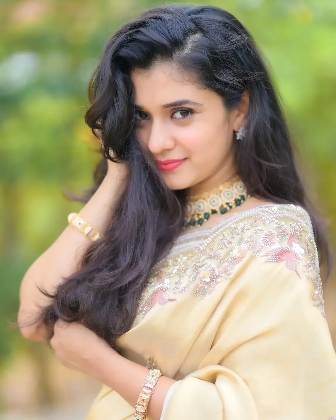 Vaishnavi Kalyankar Devdatta Nage Ghabadkund Movie