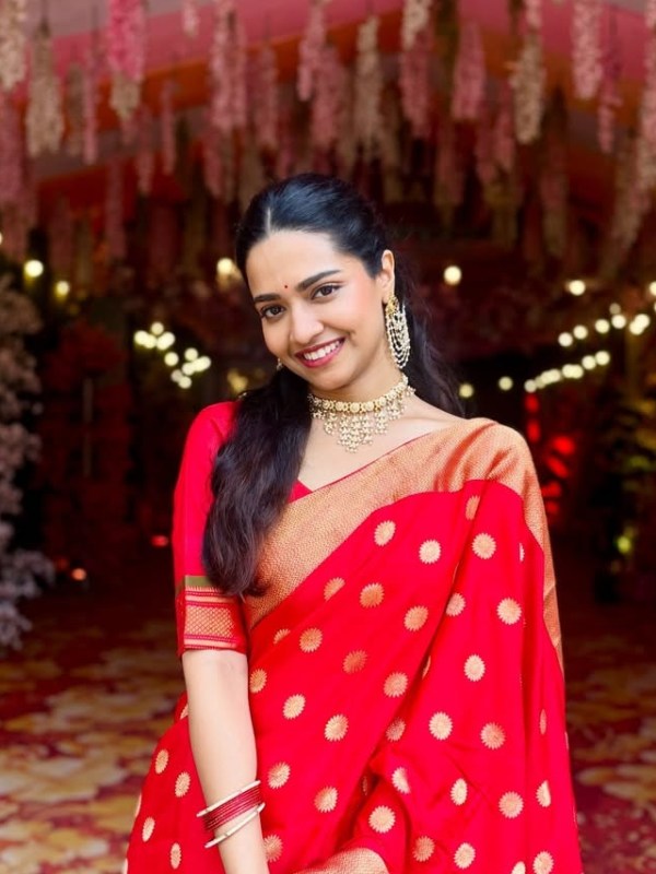 Vallari Viraj Red Saree Look