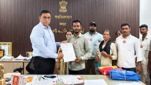 Lal Bawta protest Vasai kerosene distribution | Rationing office Palghar protest news | Kerosene shortage in Maharashtra 2026 | Com Sheru Wagh protest Vasai Tehsildar office
