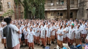 maharashtra government nurses protest mumbai | maharashtra government nurses federation strike news | kavitra thombre kamal waykule nurses agitation | government hospital nurse transfer policy controversy loksatta