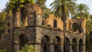 Vasai Fort ancient Indian games workshop | Shridatta Raut history scholar Palghar | Navkankari Wagh Bakri traditional board games | Kille Vasai Mohim cultural heritage event