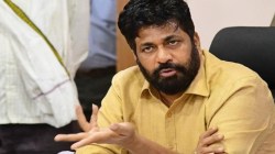 बच्चू कडूंचा सरकारमधील मंत्र्याला घरचा अहेर; म्हणाले, गिरीश महाजनांनी दहा वर्षांआधीच कापसाला…
