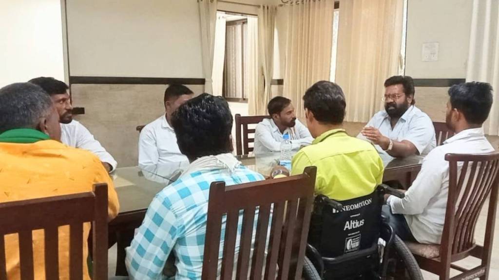 Bachchu Kadu Prahar Party Merger News | Shivaling Bodhane Parbhani Protest | Maharashtra Political Crisis Eknath Shinde | Prahar Janshakti Party Resignation Parbhani Bachchu Kadu Prahar Party Merger News | Shivaling Bodhane Parbhani Protest | Maharashtra Political Crisis Eknath Shinde | Prahar Janshakti Party Resignation Parbhani
