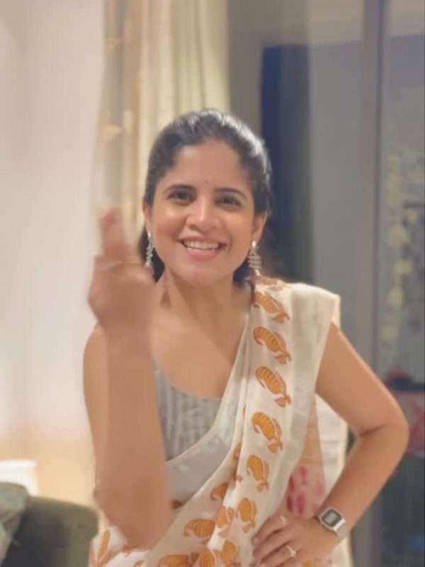 Amruta Deshmukh saree dance video