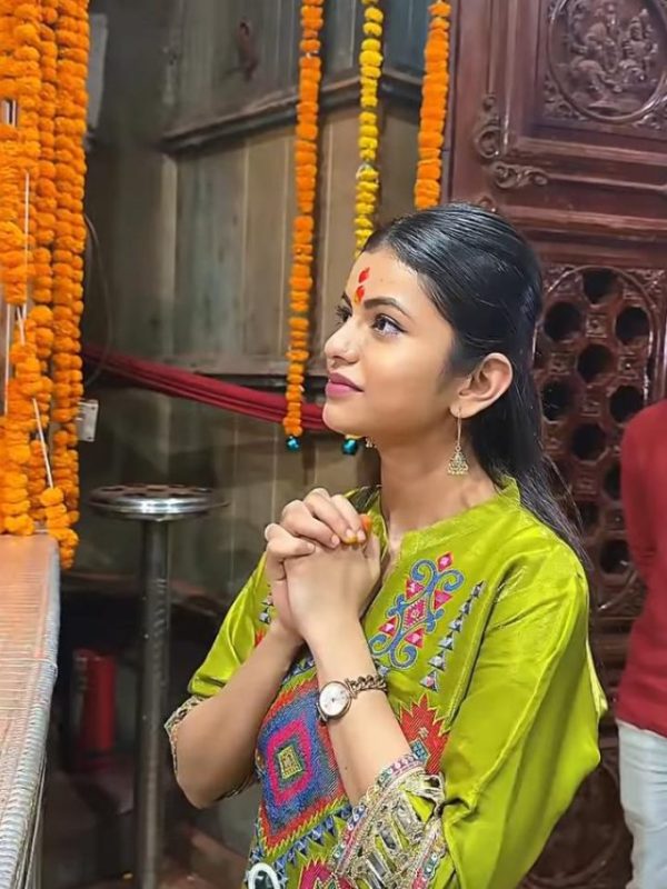 Anushri Mane Saptashrungi Devi visit