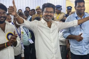 TVK leader Vijay Tamil Nadu election victory | Congress support to TVK government formation | तमिळनाडू विधानसभा निवडणूक निकाल विजय टीव्हीके | विजय आणि राहुल गांधी युती सरकार