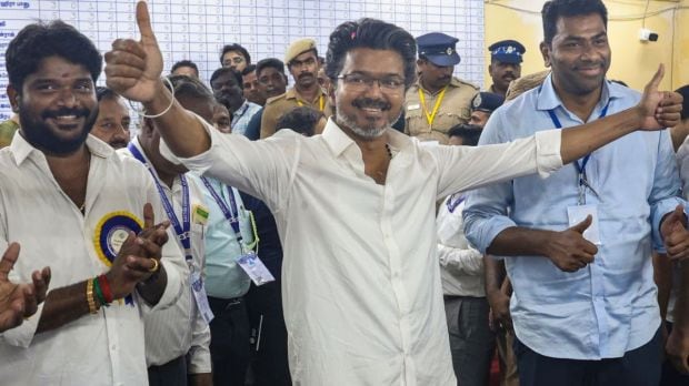 TVK leader Vijay Tamil Nadu election victory | Congress support to TVK government formation | तमिळनाडू विधानसभा निवडणूक निकाल विजय टीव्हीके | विजय आणि राहुल गांधी युती सरकार
