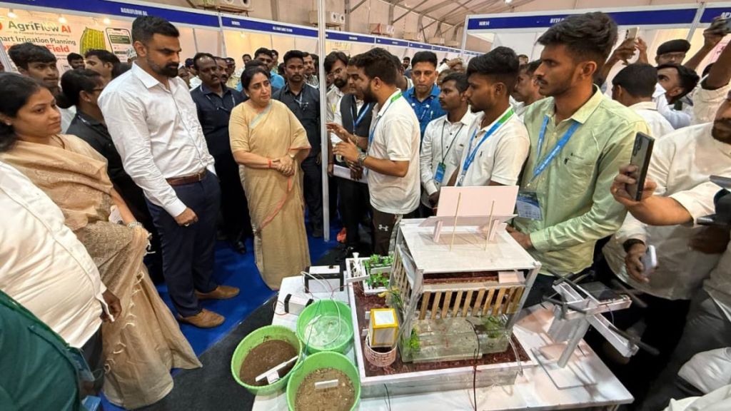 Sunetra Pawar speaking at Pune Agri Hackathon on AI in agriculture | Maharashtra government 500 crore fund for modern farming technology | उपमुख्यमंत्री सुनेत्रा पवार पुणे ॲग्री हॅकेथॉन कृषी तंत्रज्ञान | शेती उत्पन्न वाढवण्यासाठी कृत्रिम बुद्धिमत्ता तंत्रज्ञानाचा वापर Sunetra Pawar speaking at Pune Agri Hackathon on AI in agriculture | Maharashtra government 500 crore fund for modern farming technology | उपमुख्यमंत्री सुनेत्रा पवार पुणे ॲग्री हॅकेथॉन कृषी तंत्रज्ञान | शेती उत्पन्न वाढवण्यासाठी कृत्रिम बुद्धिमत्ता तंत्रज्ञानाचा वापर