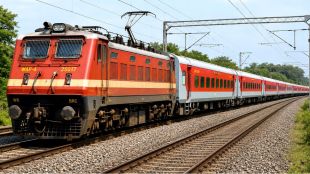 Surat Amravati Express LHB coach upgrade newly rolled out rake | Western Railway Khandesh passenger updates layout checking at Jalgaon | सुरत अमरावती एक्स्प्रेस एलएचबी कोच | पश्चिम रेल्वे खान्देश प्रवासी रेल्वे आधुनिकीकरण