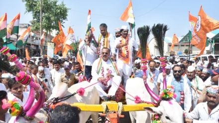 Rohit Pawar Onion Protest Mumbai Agra Highway: कांद्याला २४ रुपये दर  मिळेपर्यंत लढा! रोहित पवारांच्या नेतृत्वाखाली मुंबई-आग्रा महामार्ग नेमका का  रोखला?