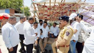 Mosam river in Malegaon filled with polluted red water | Ramdas Borse and local leaders protesting against river pollution | मालेगाव मोसम नदी रक्ताळलेले पाणी | रामदास बोरसे यांचे मालेगावात नदी प्रदूषणाविरोधात आंदोलन