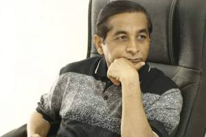 mahesh tilekar slams famous actress shares incident of mumbai flats ownership