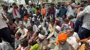buldhana fuel shortage protest | motala rasta roko agitation | maharashtra petrol diesel scarcity | farmers protest parda phata buldhana
