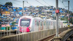 Mumbai Metro 1 crowded platform | Versova-Andheri-Ghatkopar Metro One coach delay | MMOPL financial crisis news | Mumbai Metro six coach train update