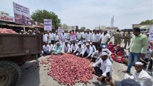 NCP Sharad Pawar group onion protest Ahilyanagar | Parner Rasta Roko movement Nilesh Lanke | Maharashtra farmers onion price issue | Kalyan-Ahmednagar highway traffic block protest