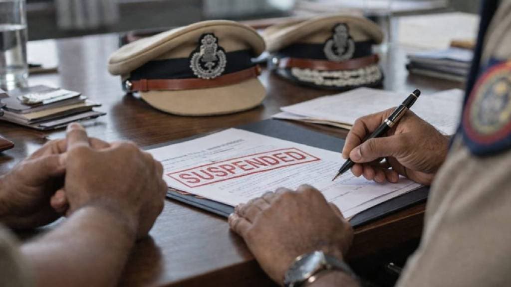 Nagpur Police suspension news | Cyber Crime Branch Nagpur misconduct | Senior Inspector Baliram Sutar suspended | Nagpur Police Commissioner Ravinder Singal action Nagpur Police suspension news | Cyber Crime Branch Nagpur misconduct | Senior Inspector Baliram Sutar suspended | Nagpur Police Commissioner Ravinder Singal action