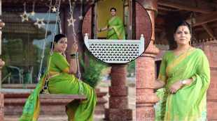 Mumbai Mayor Ritu Tawde village vacation photos | रितू तावडे यांचा गावचा मराठमोळा लूक | Ritu Tawde in green Paithani saree viral pic | मुंबईच्या महापौर रितू तावडे झोपाळ्यावरचे फोटो