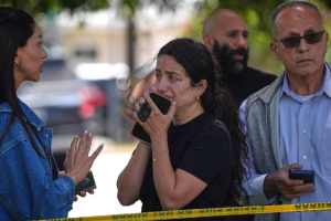 San Diego Mosque Shooting scene FBI investigation | 5 dead in California Islamic Center attack | सॅन डिएगो मशीद गोळीबार ५ जणांचा मृत्यू | एफबीआय द्वेषपूर्ण गुन्ह्याचा तपास मशिदीबाहेर सुरक्षा यंत्रणा