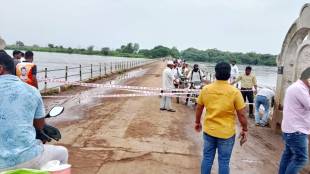 Siddhatek Bhima river bridge closed | Ashtavinayak Siddhatek temple travel alert | Pune Mumbai to Siddhatek alternative routes | Maharashtra PWD bridge repair work