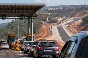 Mumbai Goa Highway Kharpada Toll Plaza | Konkan travelers toll protest | NHAI highway facilities issues | Panvel Palaspe Phata MNS agitation